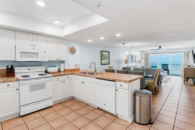 APT-407 - 17500 Gulf Blvd, Condo with 3 bedrooms, 2 bathrooms and null parking in REDINGTON SHORES FL | Image 23