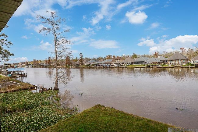 21260 Diversion Canal Rd, House other with 2 bedrooms, 2 bathrooms and null parking in Maurepas LA | Image 23