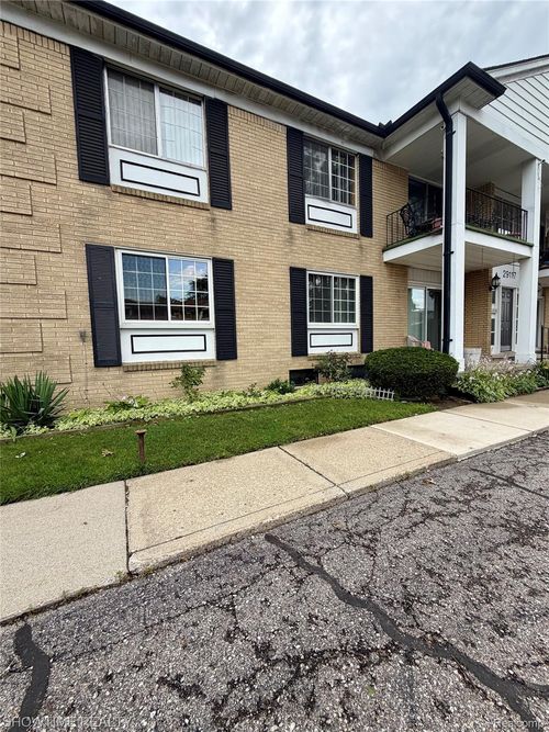 3-29117 Hayes Rd, Warren, MI, 48088-4026 | Card Image