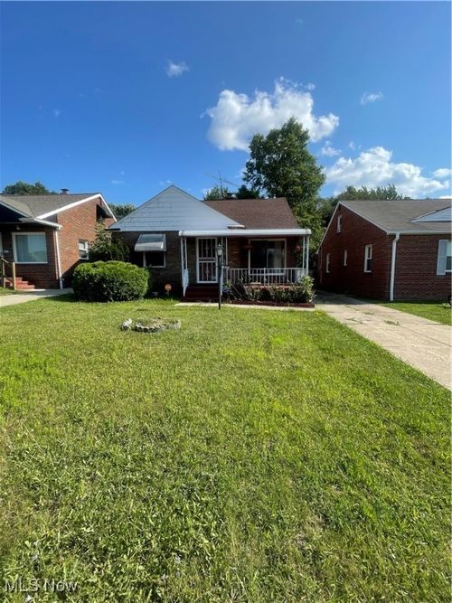 20120 Mccracken Rd, Maple Heights, OH, 44137-1758 | Card Image