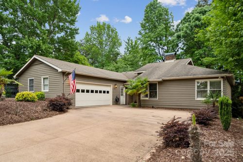 18 Shipmaster Ct, Lake Wylie, SC, 29710-8802 | Card Image