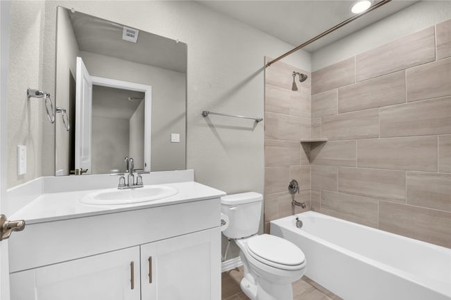 En-suite Bathroom | Image 29