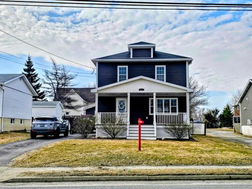 815 Main St, Glace Bay, NS, B1A4Z2 | Card Image