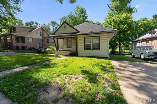 8316 Garfield Ave, Saint Louis, MO, 63114-6218 | Card Image
