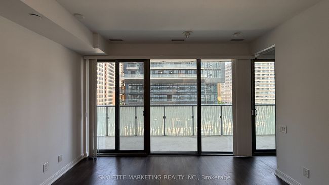 612 - 50 Charles St E, Condo with 2 bedrooms, 1 bathrooms and null parking in Toronto ON | Image 6