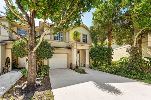 331 Spruce St, Boynton Beach, FL, 33426-9359 | Card Image