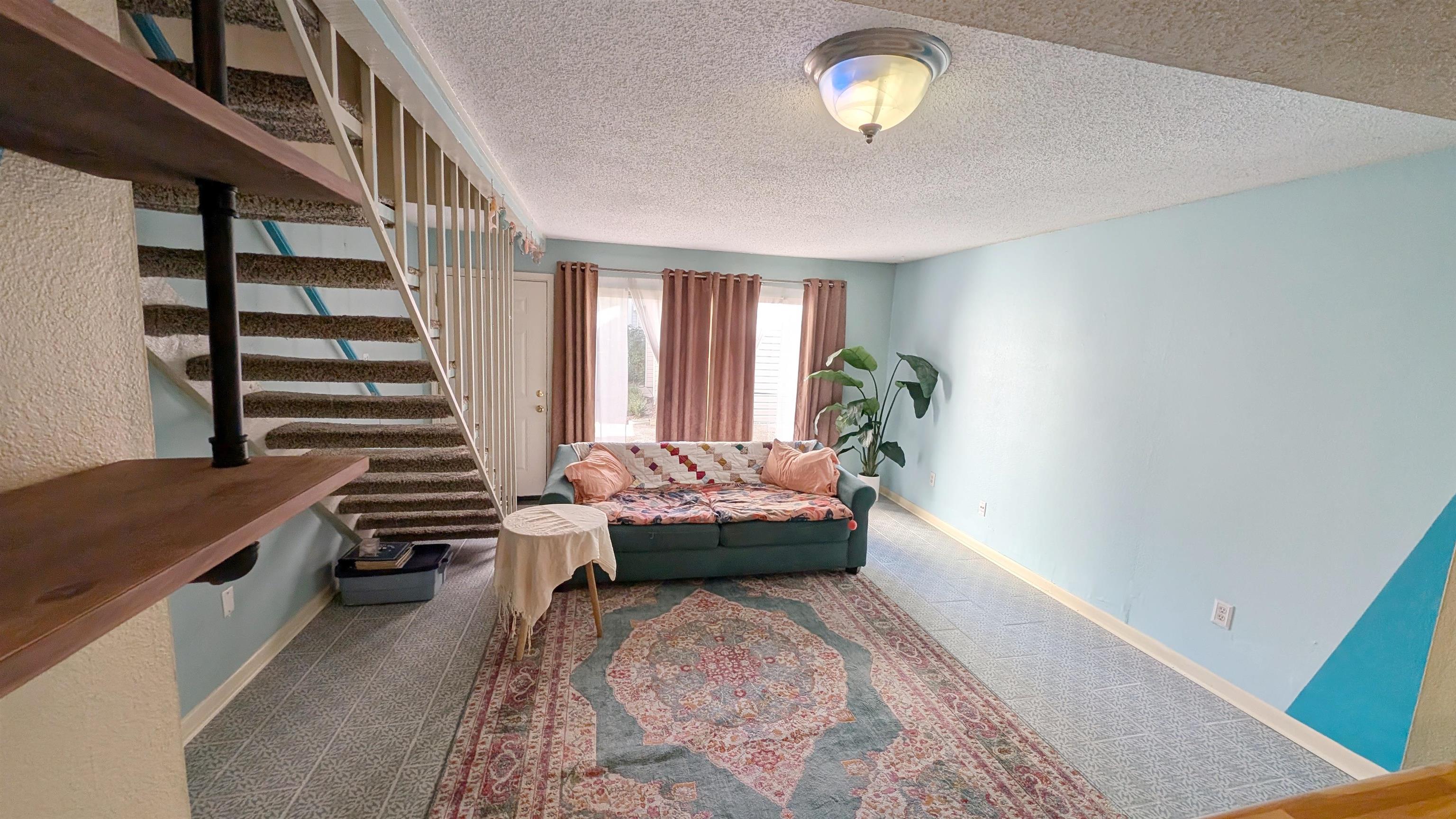Quail Hollow Ct, Memphis, TN 38120