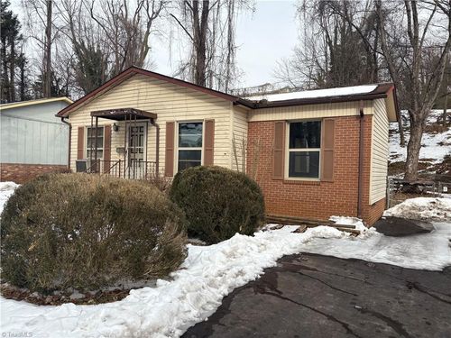 1006 8th Street, North Wilkesboro, NC, 28659 | Card Image