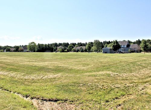 15582 Douglas Ave, Sandwich, IL, 60548-7048 | Card Image