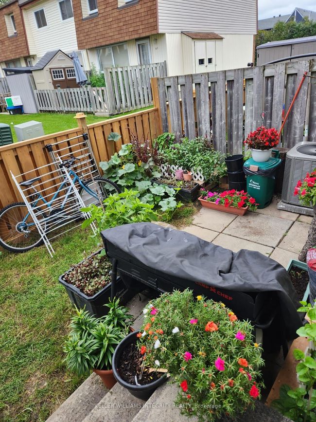 A - 85 Seyton Dr, Condo with 3 bedrooms, 2 bathrooms and 1 parking in Nepean ON | Image 24
