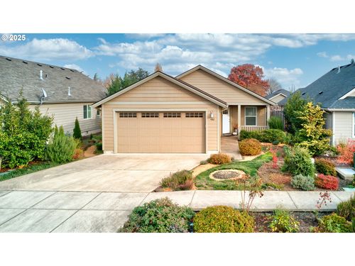 482 Se Isenberg St, Dallas, OR, 97338-1887 | Card Image