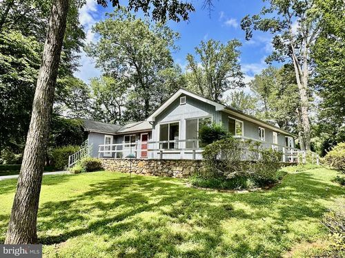 7038 Beaconsfield Ln, Warrenton, VA, 20187-4158 | Card Image