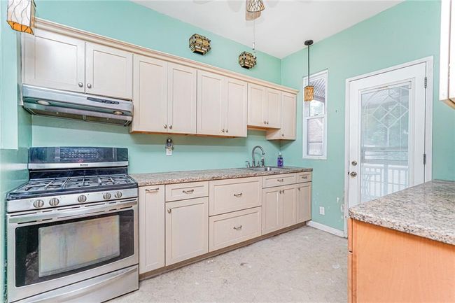 335 18 Th St, Home with 9 bedrooms, 2 bathrooms and null parking in Brooklyn NY | Image 6