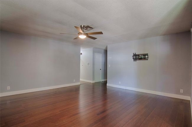 311 August St, House other with 3 bedrooms, 2 bathrooms and 6 parking in Schulenburg TX | Image 6