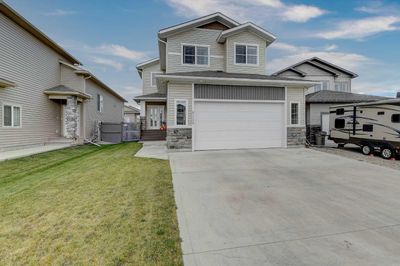 8529 71 Ave, House detached with 3 bedrooms, 2 bathrooms and 4 parking in Grande Prairie AB | Image 1