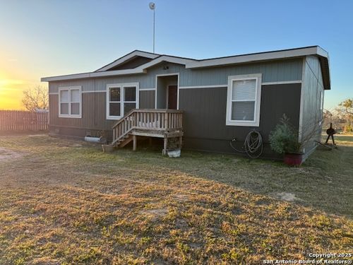 120 Viridian Vw, Pleasanton, TX, 78064-6920 | Card Image