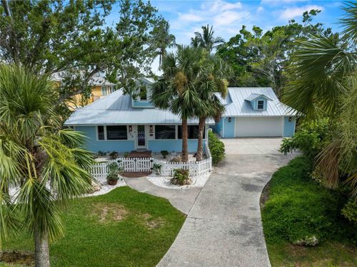 713 Eagle Point Dr, Venice, FL, 34285-6096 | Card Image