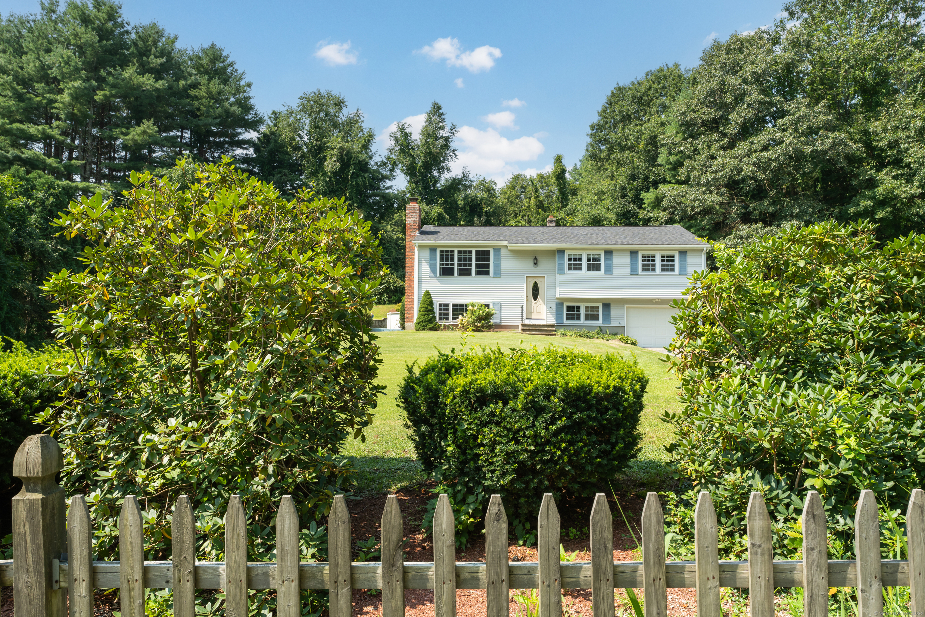Wauregan Rd, Brooklyn, CT 06234