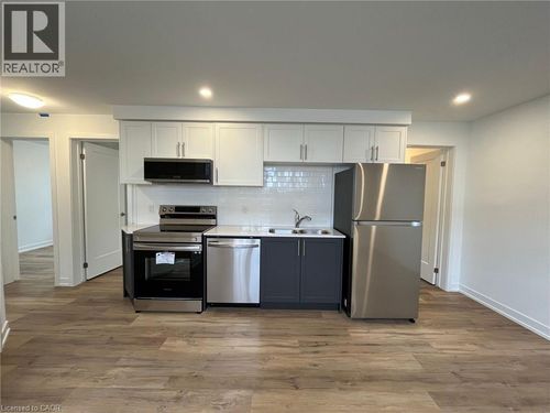 711-4263 4th Ave, Niagara Falls, ON, L2E0C2 | Card Image