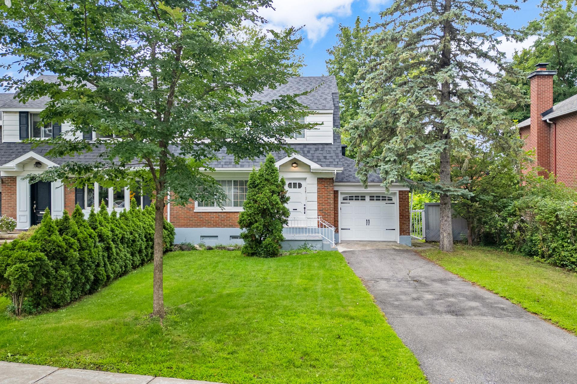 Residential in Mont-Royal 5