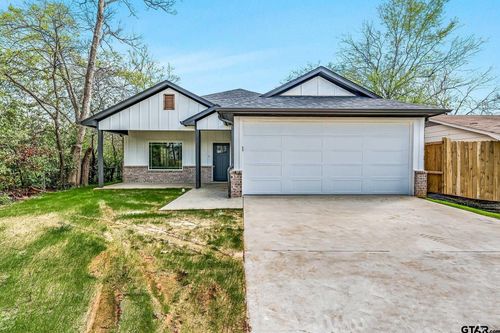 105 W Tena St, Jacksonville, TX, 75766-3329 | Card Image