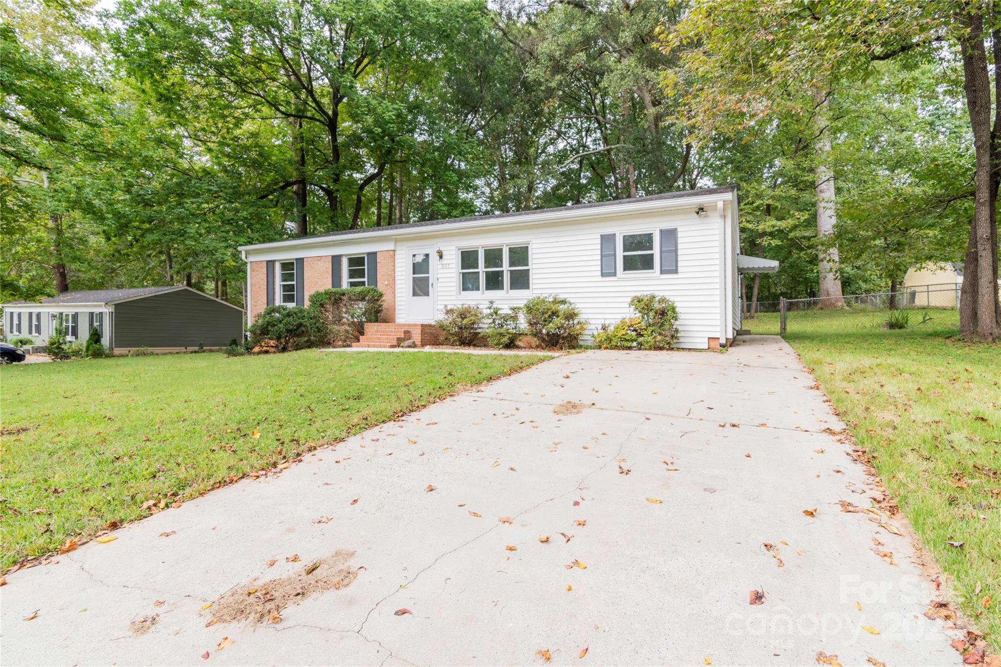 Paradise Dr, Belmont, NC 28012