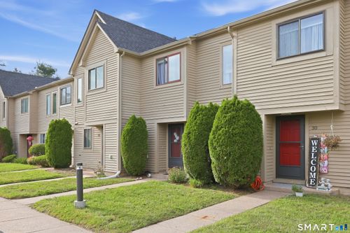 29-195 Village Square Dr, New Britain, CT, 06053-1235 | Card Image