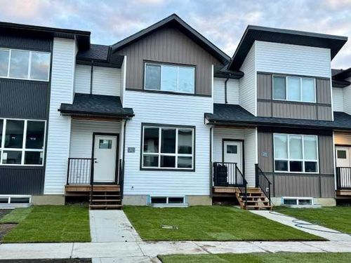 30 Inglis Crescent, Sylvan Lake, AB, T4S0V3 | Card Image