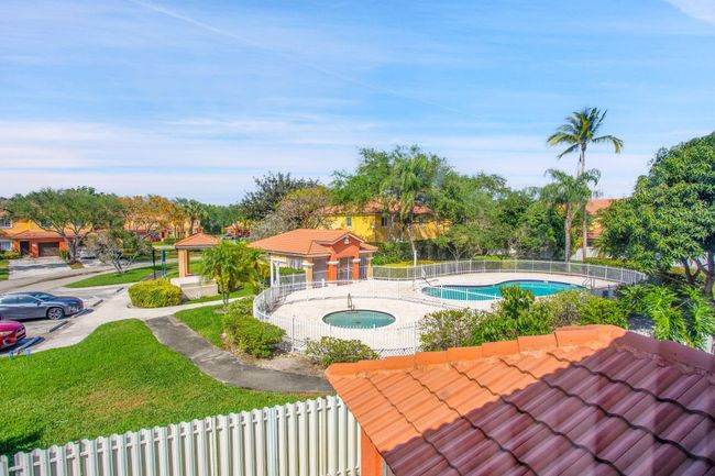 1981 - 1981 Sw 103 Rd Ter, Townhouse with 3 bedrooms, 3 bathrooms and null parking in Miramar FL | Image 6
