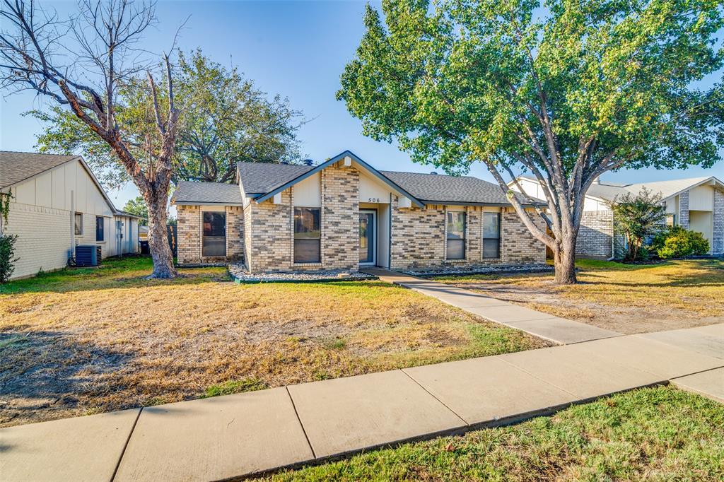 Button Dr, Mesquite, TX 75150