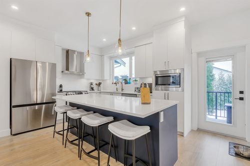 10-17458 100 Ave, Surrey, BC, V4N6X1 | Card Image