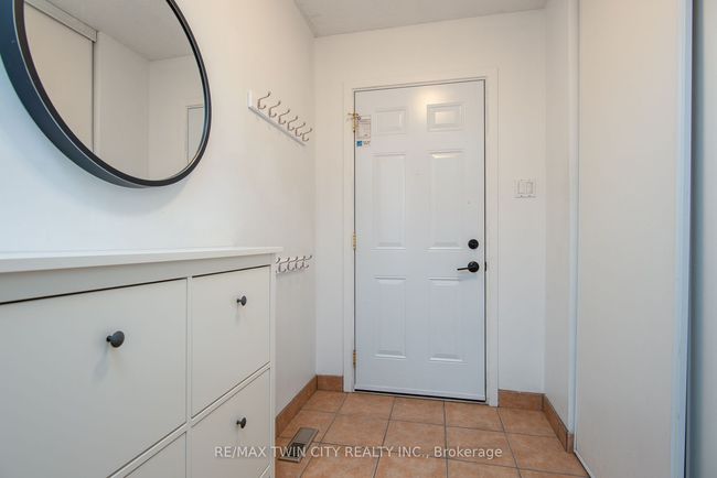 32 - 634 Strasburg Rd, Condo with 3 bedrooms, 2 bathrooms and 1 parking in Kitchener ON | Image 12