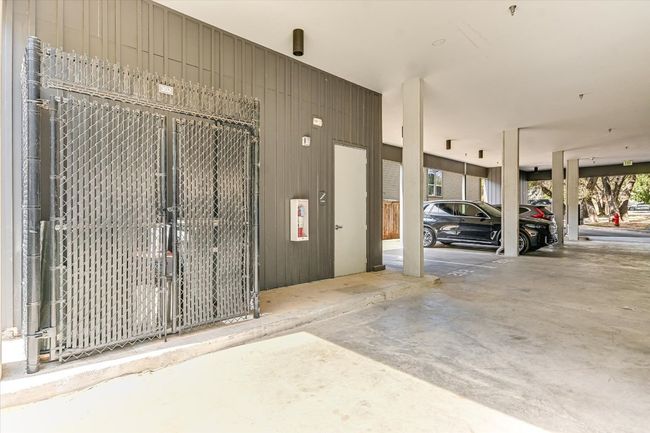 Covered Garage | Image 23