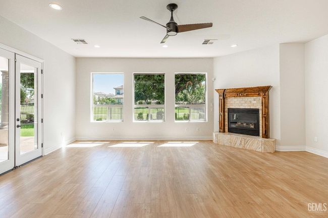 2416 Edingal Dr, House other with 4 bedrooms, 3 bathrooms and null parking in Bakersfield CA | Image 18