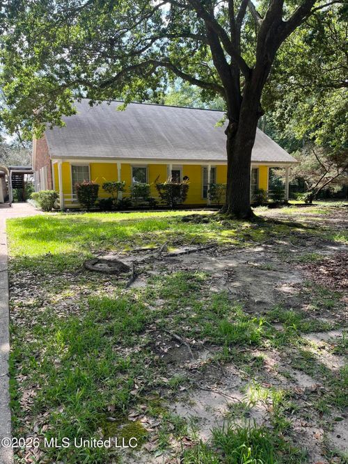 218 White Boulevard, Ocean Springs, MS, 39564 | Card Image
