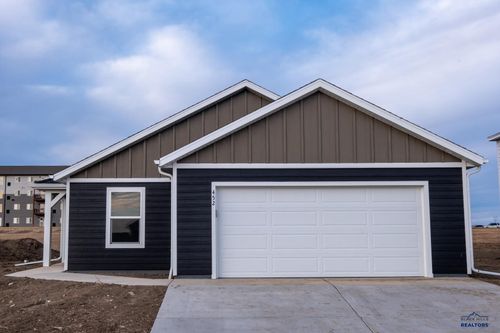 452 Henry Potter Rd, BOX ELDER, SD, 57719-8015 | Card Image