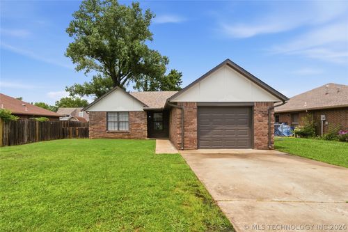 618 W 19th Street, Claremore, OK, 74019 | Card Image