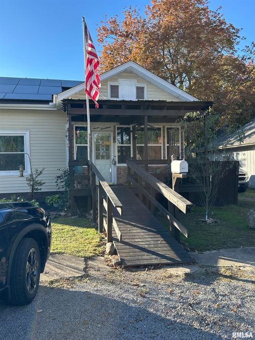 717 S 18th St, Herrin, IL, 62948-2340 | Card Image