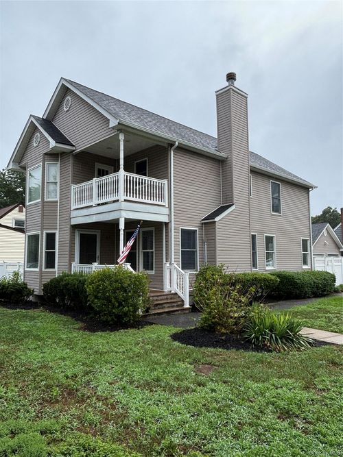 38 Hallock Ave, Smithtown, NY, 11787-3836 | Card Image