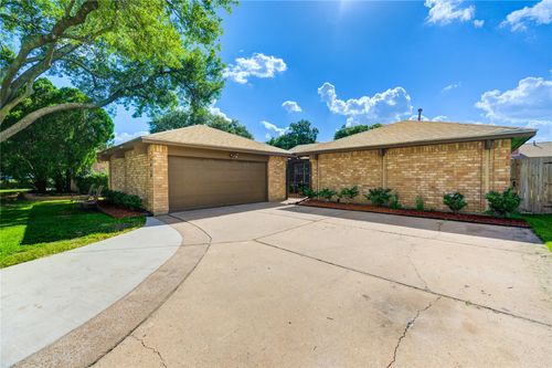 7918 Tamayo Dr, Houston, TX, 77083-4927 | Card Image