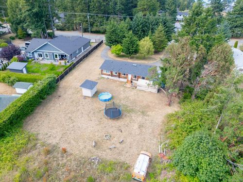 7425 Lantzville Rd, Lantzville, BC, V0R2H0 | Card Image
