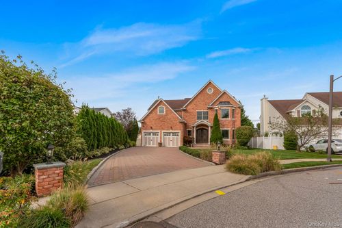 4 Corin Ct, Syosset, NY, 11791-3870 | Card Image