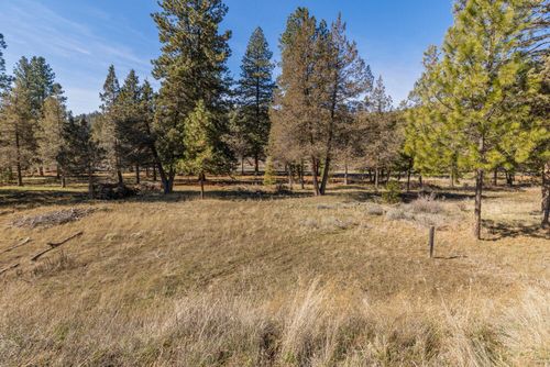 1132 Paper Birch Way, Klamath Falls, OR, 97601-8709 | Card Image