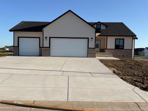 2153 S Chateau Ct, Wichita, KS, 67207-7788 | Card Image