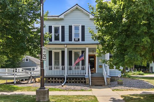 718 Bay St, Chippewa Falls, WI, 54729-1810 | Card Image
