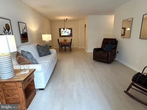 3j-700 Avondale Rd, WALLINGFORD, PA, 19086-6656 | Card Image