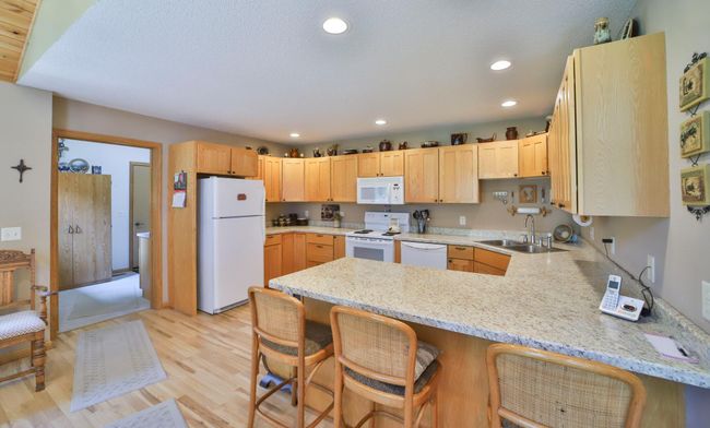 302 Birch St S, Townhouse with 2 bedrooms, 2 bathrooms and null parking in Hackensack MN | Image 4
