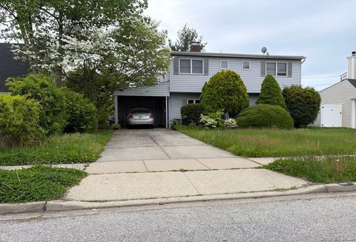 121 Farmedge Rd, Levittown, NY, 11756-5203 | Card Image