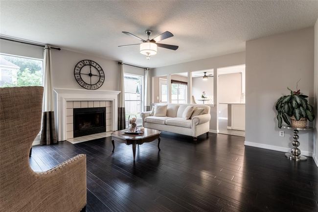 4001 Spring Branch Dr W, House other with 5 bedrooms, 4 bathrooms and 2 parking in Pearland TX | Image 9