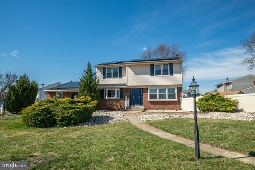 1087 Roberts Rd, WARMINSTER, PA, 18974-2717 | Card Image